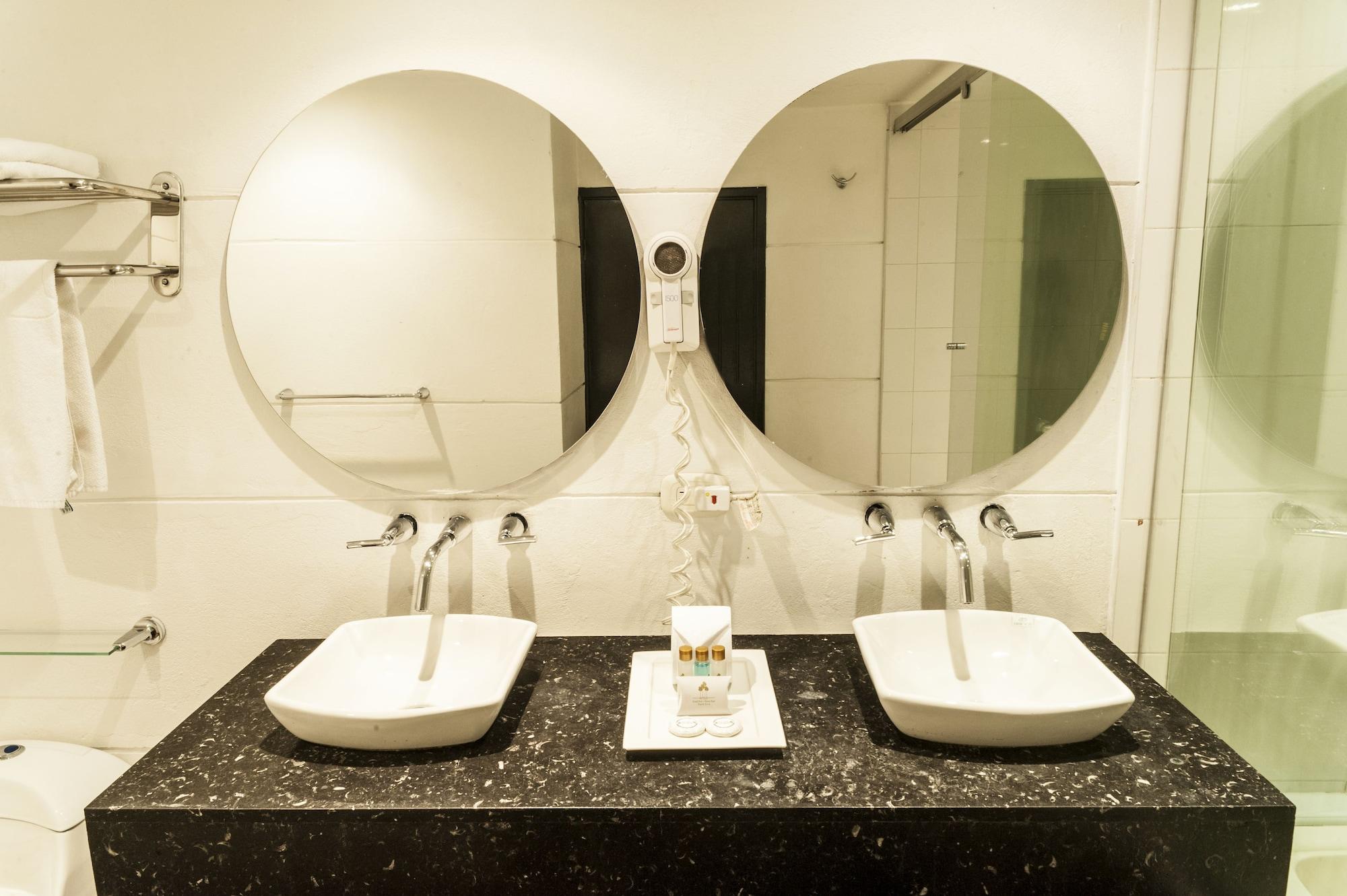 Hotel Bogota Virrey ภายนอก รูปภาพ