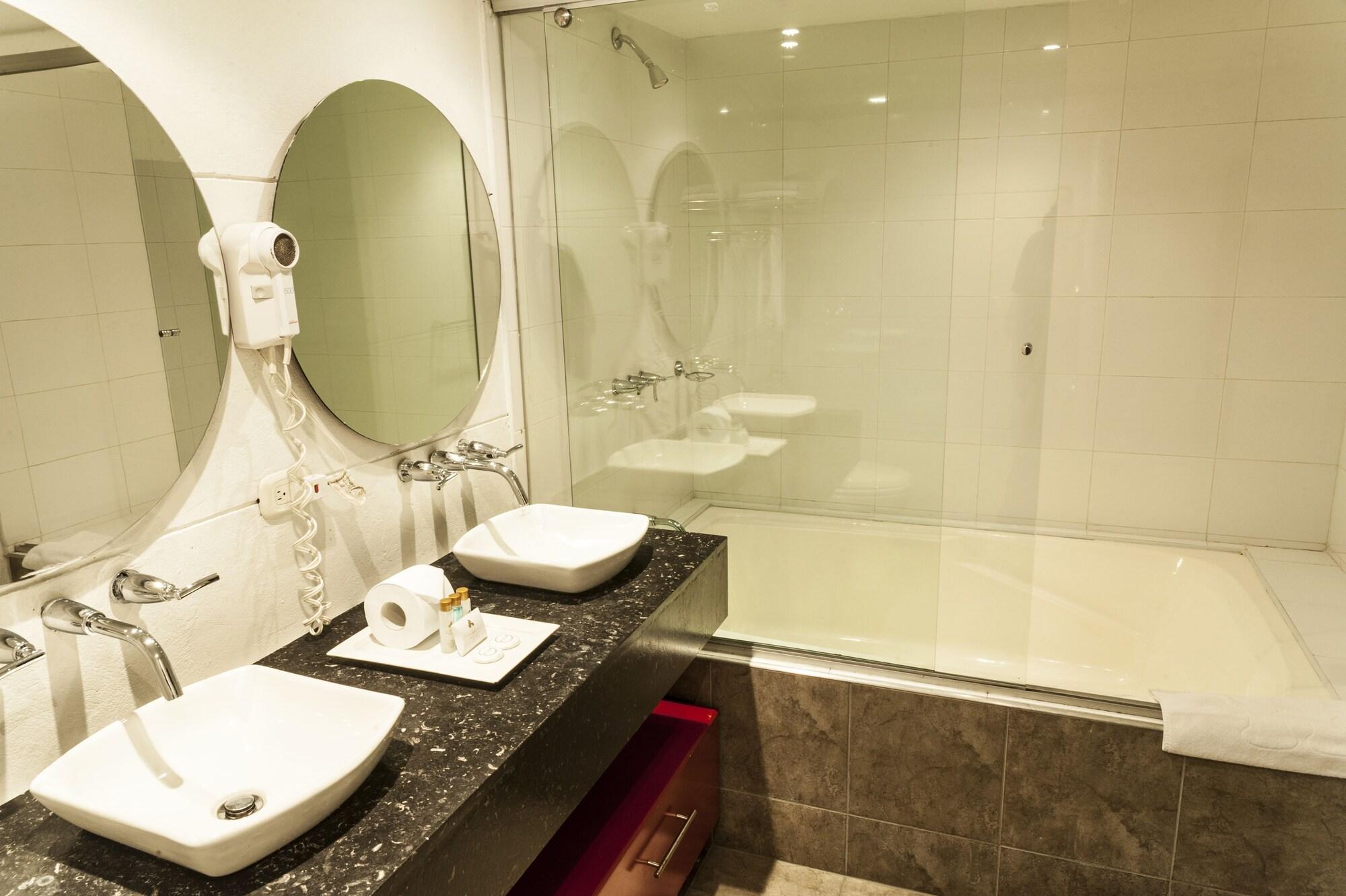 Hotel Bogota Virrey ภายนอก รูปภาพ