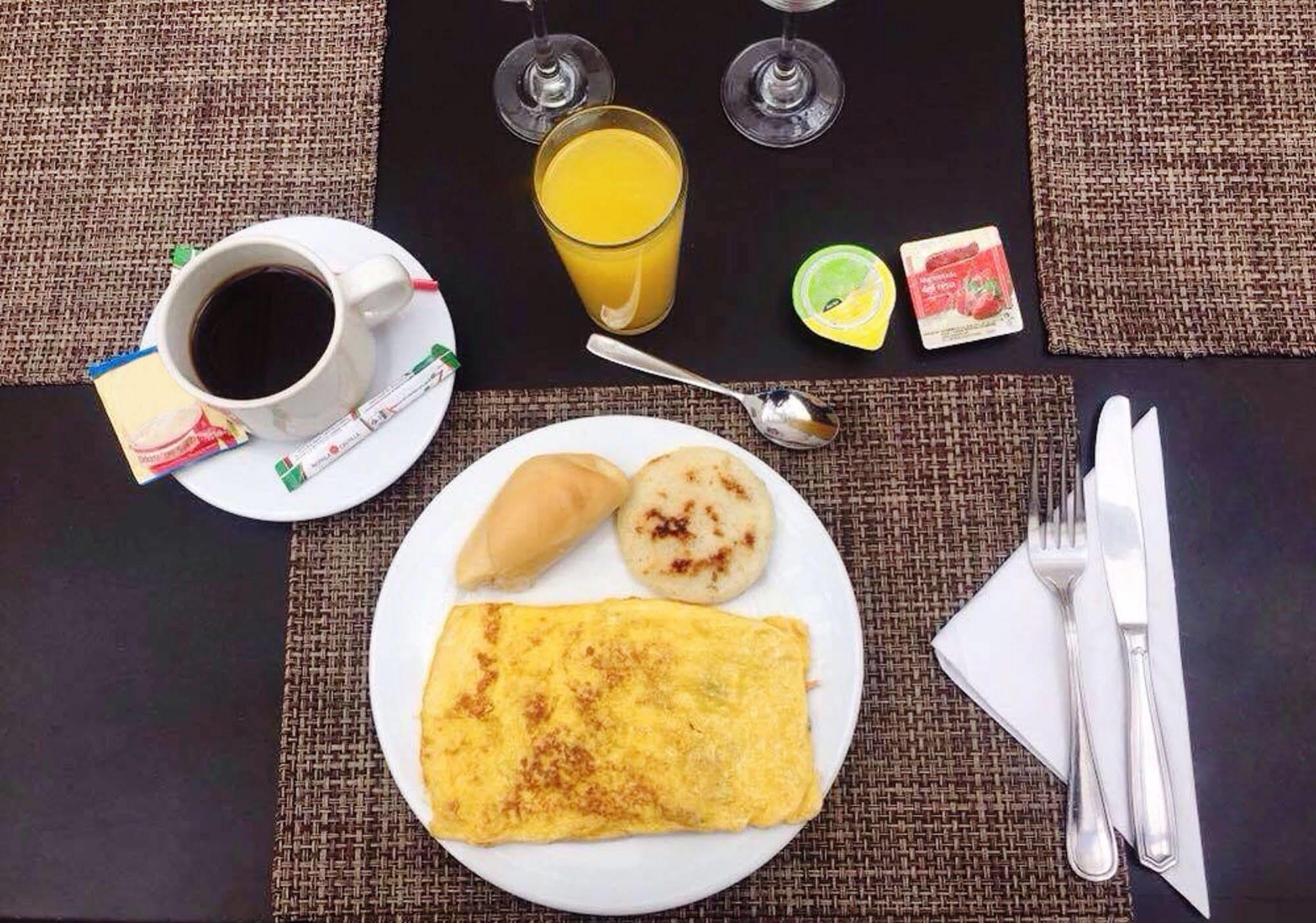 Hotel Bogota Virrey ภายนอก รูปภาพ